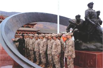 　　近日，静宁县组织预定新兵前往界石铺红军长征毛泽东旧居纪念馆开展红色教育，预定新兵在馆内深切感悟革命精神，厚植家国情怀，强化使命担当，为军旅生涯上好“第一课”。
　　
　　本报记者 王毅 摄